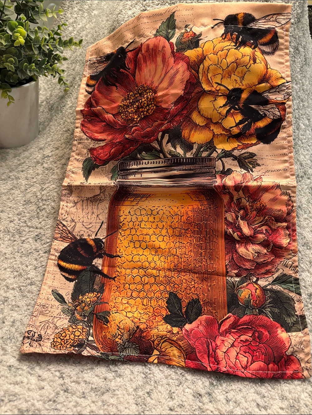 Honey Bees Jar & Floral Small Garden Flag NWT 11.5”x17.50”
